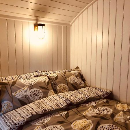 Somerleyton Meadows - The Hideaway Hut & Hot Tub Herringfleet Экстерьер фото