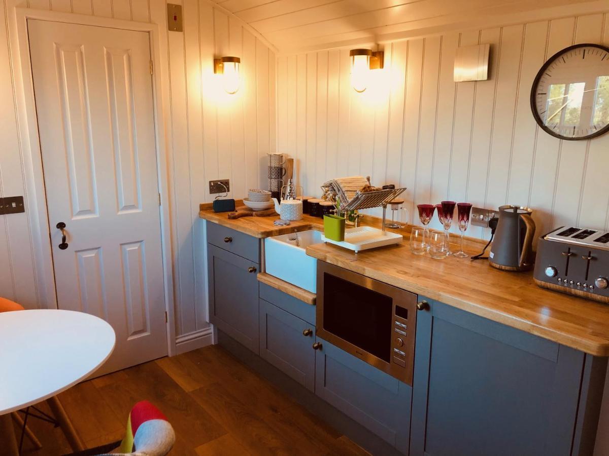 Somerleyton Meadows - The Hideaway Hut & Hot Tub Herringfleet Экстерьер фото