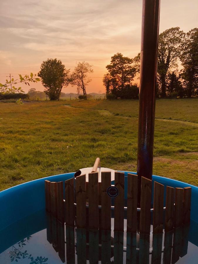Somerleyton Meadows - The Hideaway Hut & Hot Tub Herringfleet Экстерьер фото