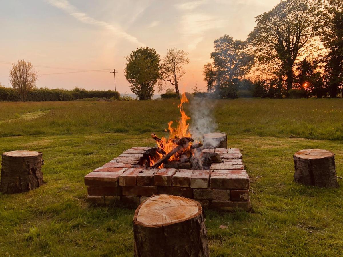 Somerleyton Meadows - The Hideaway Hut & Hot Tub Herringfleet Экстерьер фото